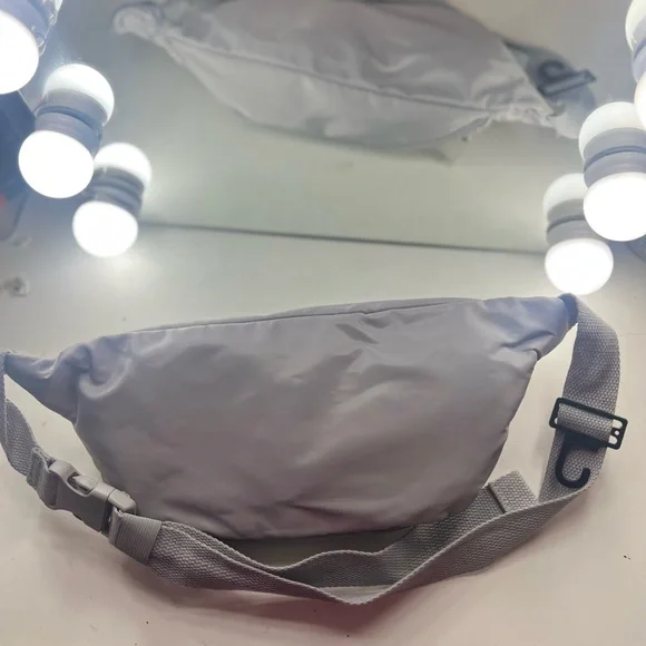 New Target Fannypack - Picture 3 of 4